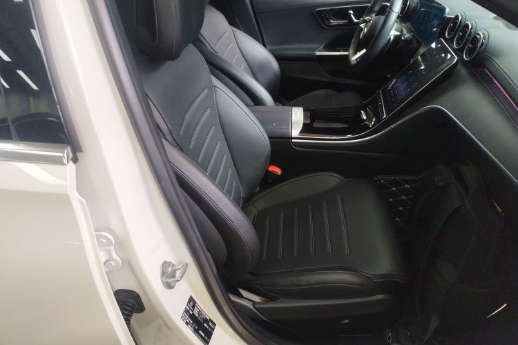 Mercedes-Benz C Class 2022 صورة سيارة #24