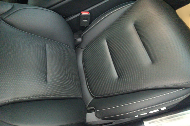 Avatr 12 2023 car image #24