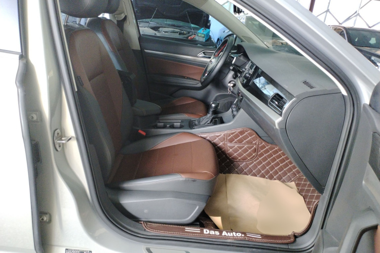 Volkswagen Lavida 2019 car image #24