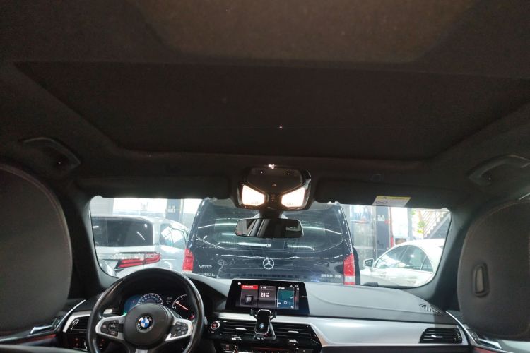 BMW 5 Series (Imported) 2018 car image #24