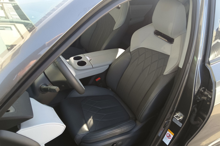 Changan UNI-Z PHEV 2024 car image #24