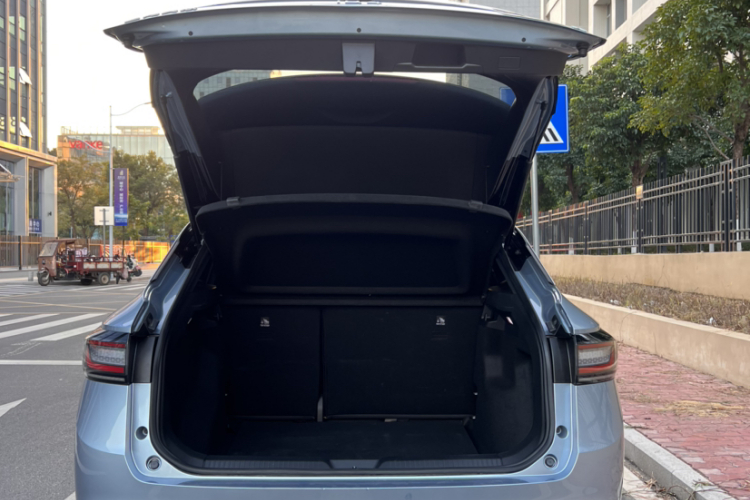 Volkswagen ID.4 X 2022 car image #24