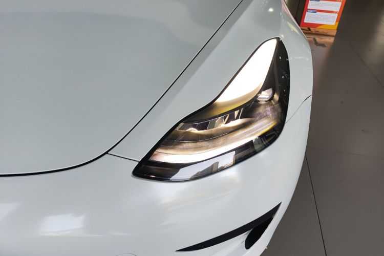 Tesla Model 3 2022 #24 Tesla Model 3 2022 صورة سيارة #24
