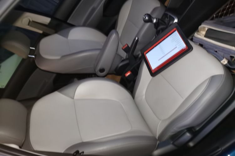 Kia 2019 car image #24