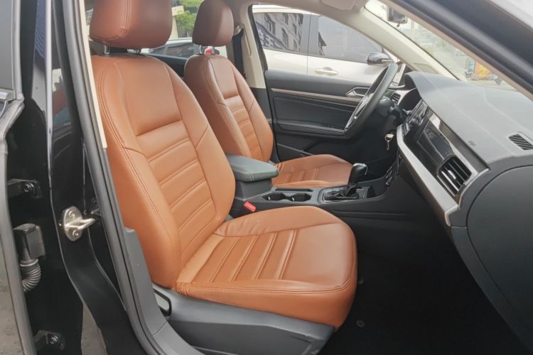 Volkswagen Lavida 2018 car image #24
