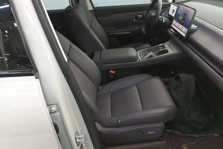 零跑汽车 零跑C10 2025 汽车图片 #24