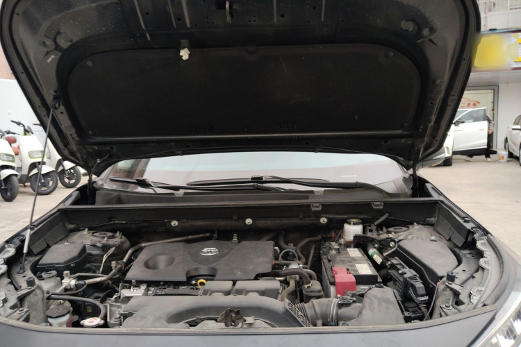 Toyota RAV4 2022 image de voiture #24