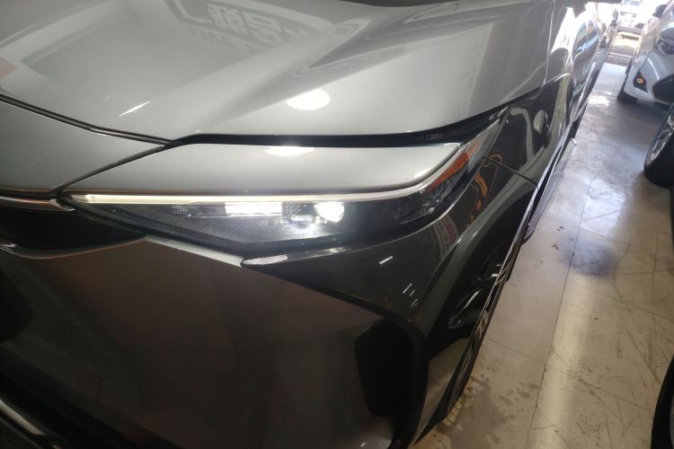 Toyota bZ4X 2023 immagine di auto #24