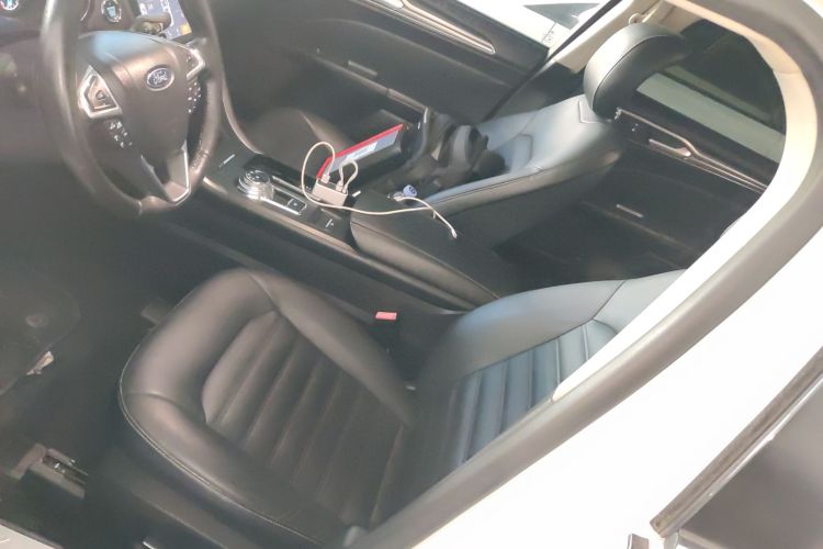 Ford Mondeo 2017 car image #24