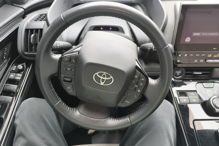 Toyota bZ4X 2022 immagine di auto #24