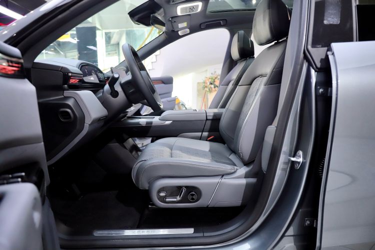 Zeekr 7X 2024 car image #24