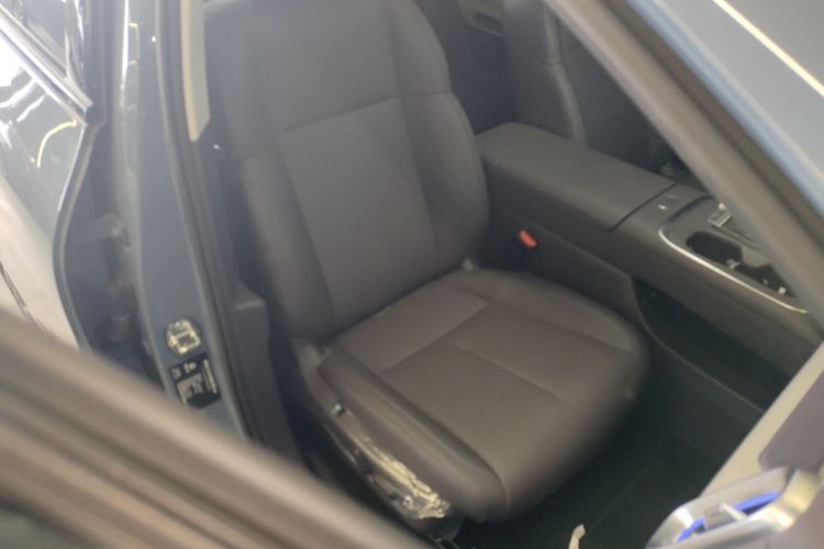 零跑汽车 零跑B01 2025 汽车图片 #24