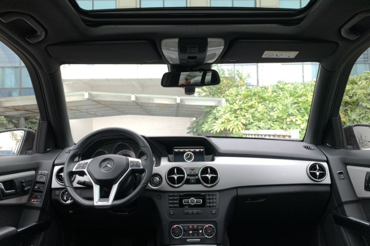 Mercedes-Benz GLK Class 2015 immagine di auto #24