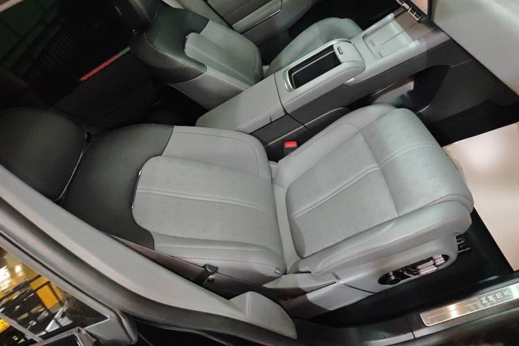 Zeekr 7X 2025 car image #24