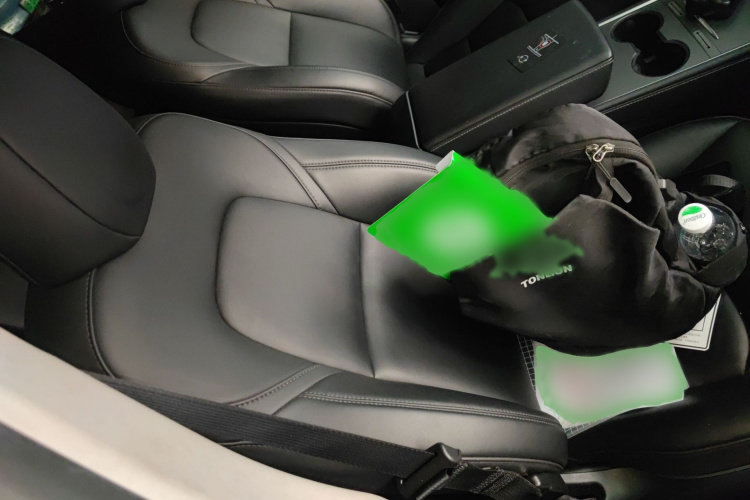 Tesla Model Y 2023 car image #24