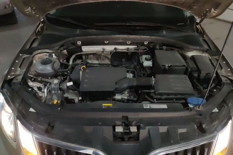 Skoda Octavia 2019 car image #24