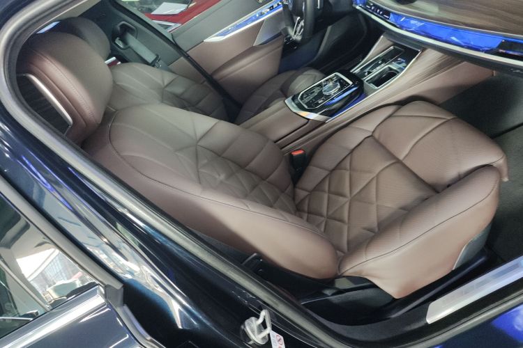 BMW 7 Series 2023 #24 BMW 7 Series 2023 car image #24