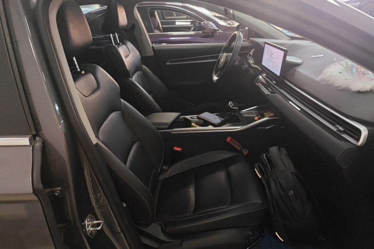 GEELY Emgrand 2024 car image #24