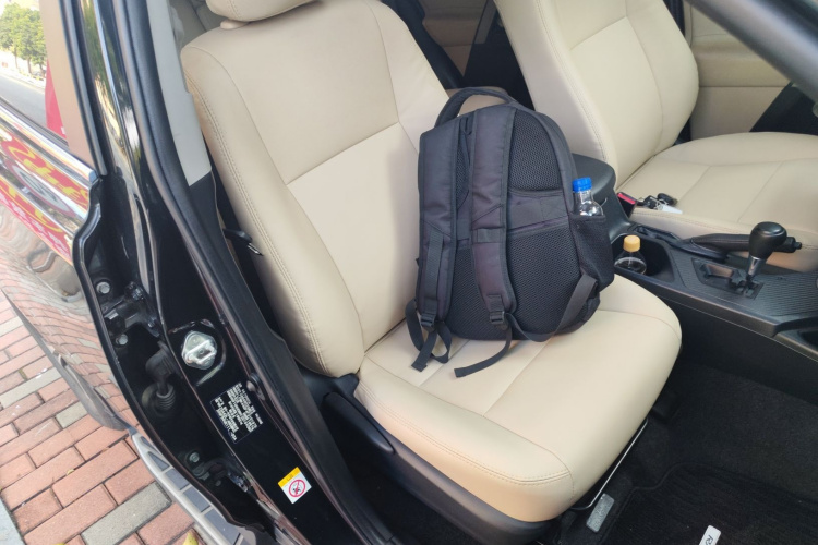 Toyota RAV4 2015 #24 Toyota RAV4 2015 car image #24