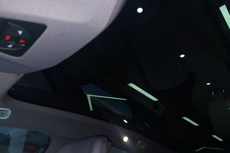 阿维塔 阿维塔06 2025 汽车图片 #24