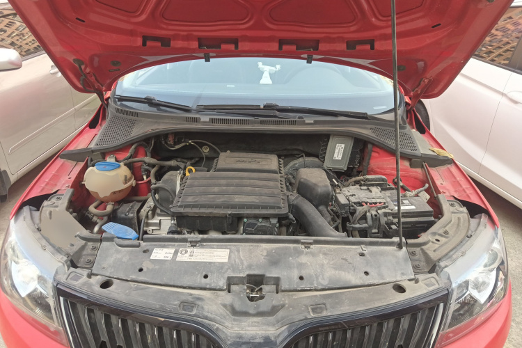 Skoda Rapid Spaceback 2016 immagine di auto #24