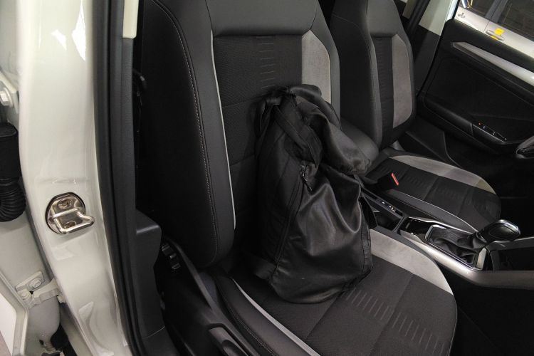 Volkswagen T-Roc 2020 car image #24