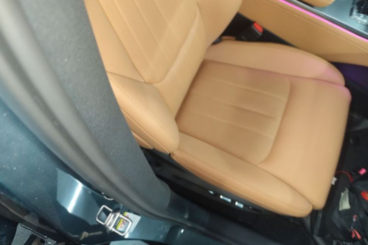BYD HanL 2025 car image #24
