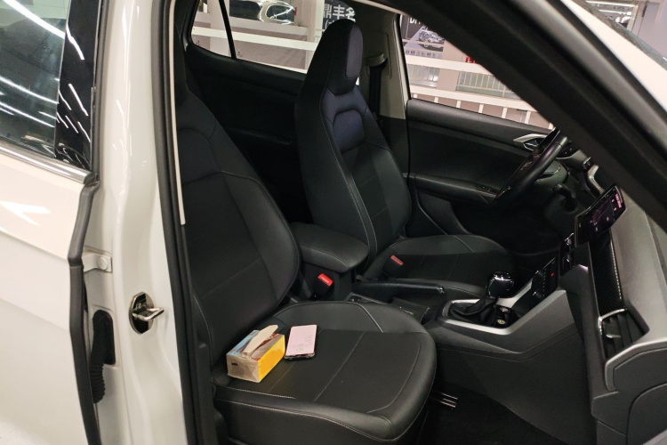 Volkswagen T-Cross 2019 #24 Volkswagen T-Cross 2019 car image #24