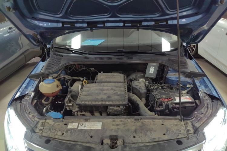 Skoda Rapid Spaceback 2018 car image #24