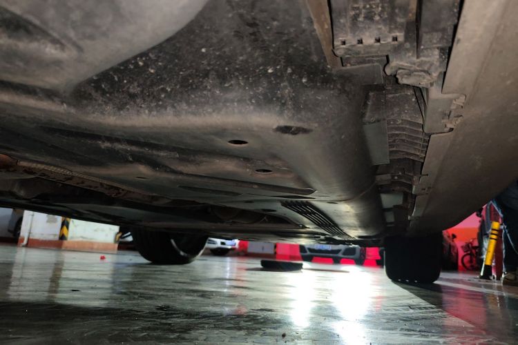 Mercedes-Benz GLE Class 2021 car image #24