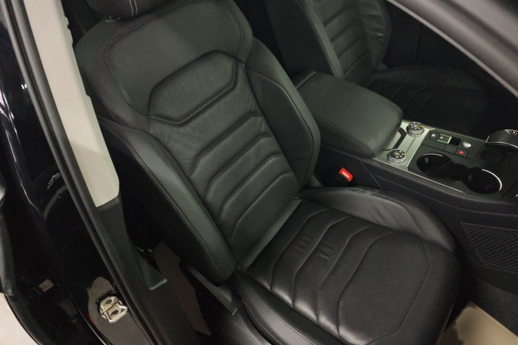 Volkswagen Touareg 2020 #24 Volkswagen Touareg 2020 car image #24