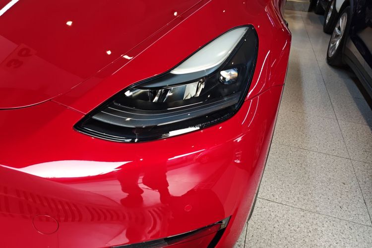 Tesla Model Y 2021 car image #24