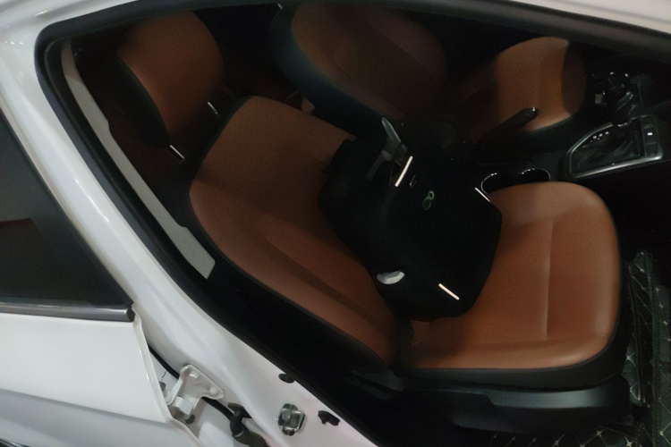 Changan Eado 2017 car image #24