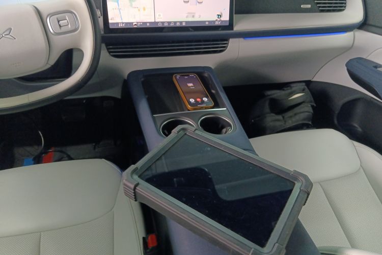 Xpeng G6 2023 صورة سيارة #24