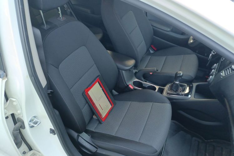 Kia K3 2018 car image #24