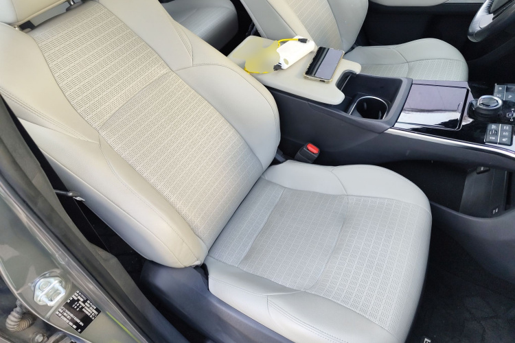 Toyota bZ4X 2022 immagine di auto #24