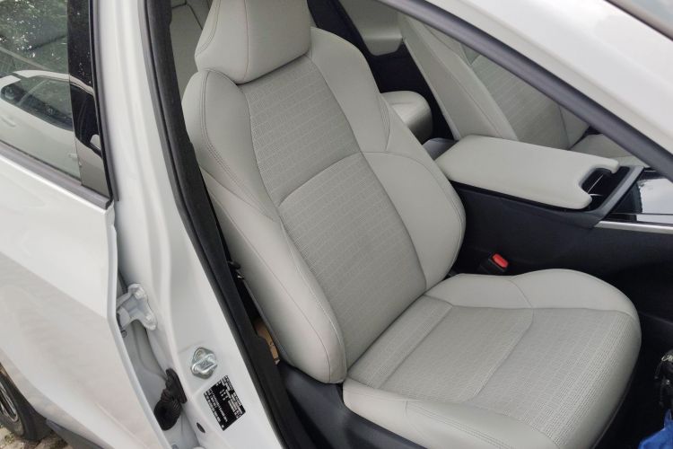 Toyota bZ4X 2022 immagine di auto #24