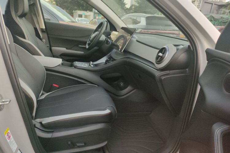 BYD Sea Lion 05 DM-i 2025 car image #24