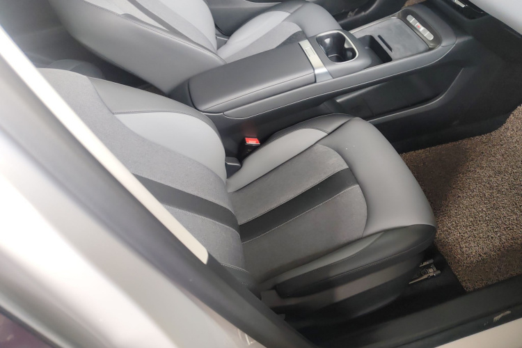 MG ES5 2025 car image #24