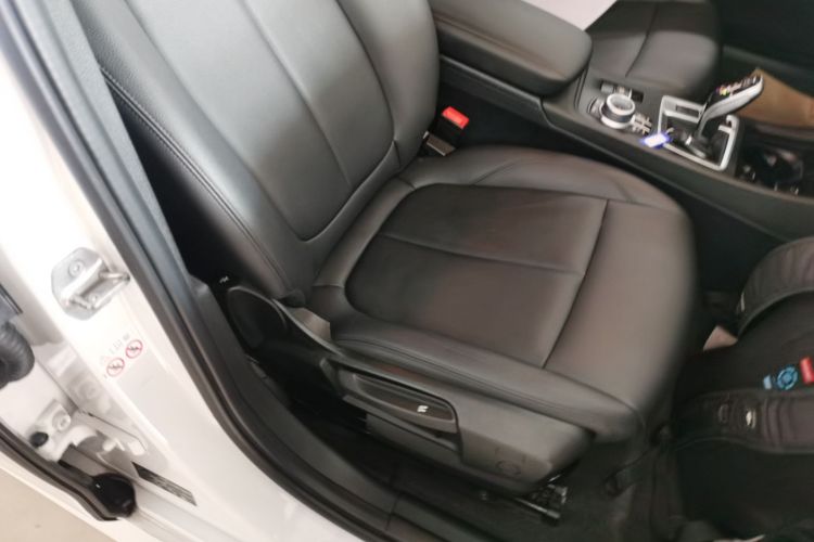 BMW 1 Series 2021 car image #24