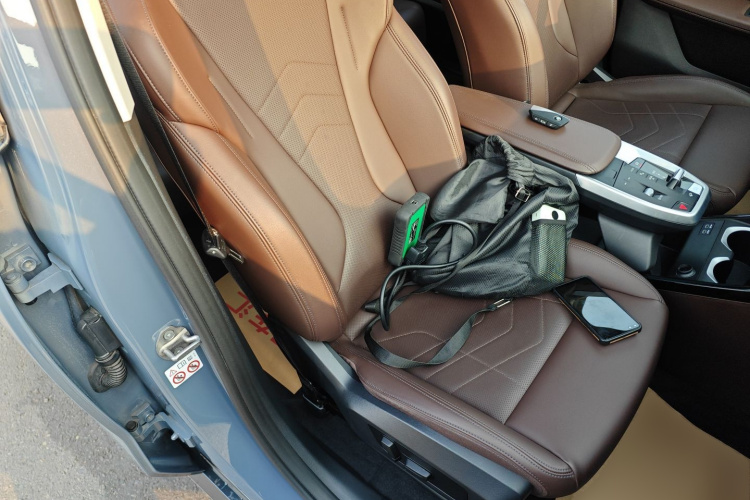 BMW iX1 2023 car image #24