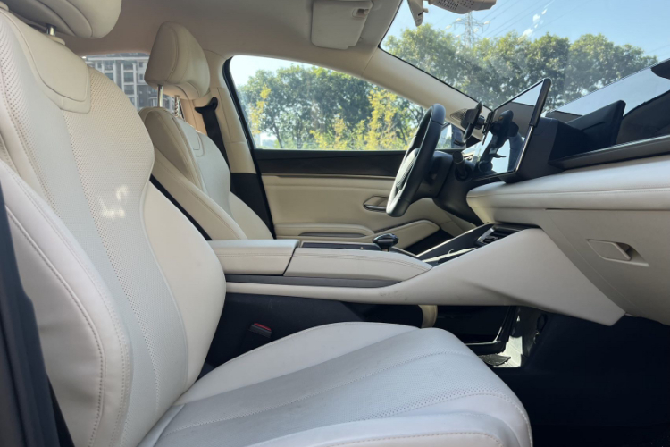 BYD Qin L 2024 #24 BYD Qin L 2024 immagine di auto #24