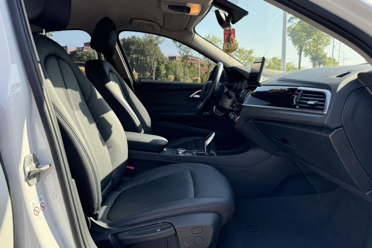 BMW 1 Series 2021 car image #24