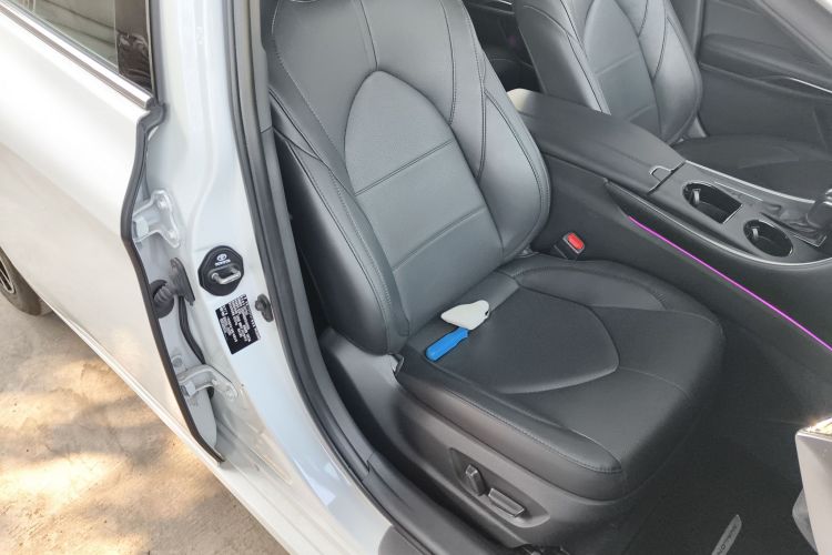Toyota Avalon 2023 car image #24