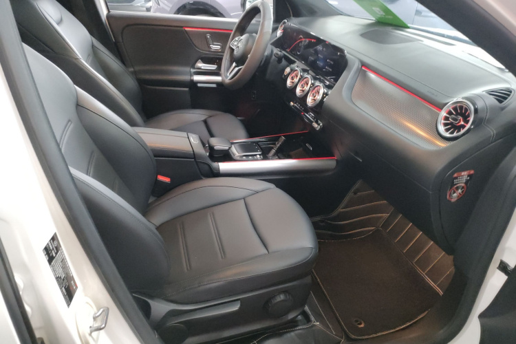 Mercedes-Benz EQA Class 2022 immagine di auto #24