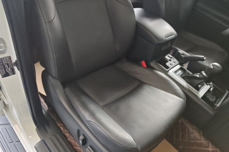 Toyota Land Cruiser Prado 2019 #24 Toyota Land Cruiser Prado 2019 car image #24
