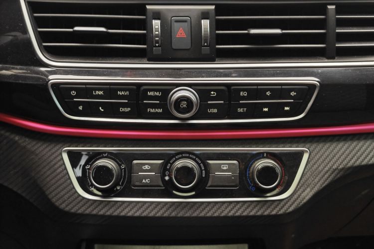 T5 2019 car image #24
