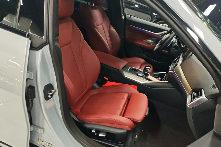 BMW 4 Series 2023 immagine di auto #24