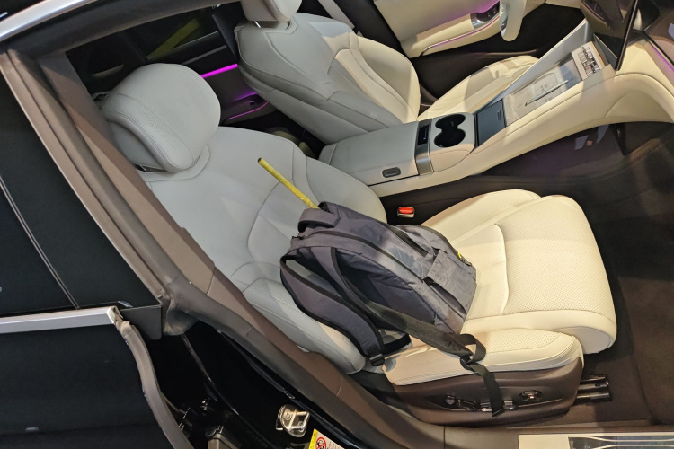 Denza Z9 2024 #24 Denza Z9 2024 car image #24