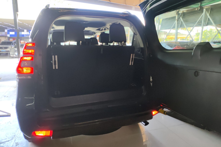Toyota Land Cruiser Prado 2018 #24 Toyota Land Cruiser Prado 2018 car image #24